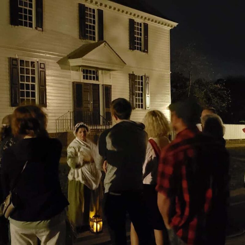 Williamsburg: Haunted Ghosts, Witches, and Pirates Tour - Meet Williamsburgs Local Witch and Pirate Characters