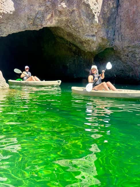 Willow Beach: Half-Day Emerald Cave Kayak Tour  3 Caves - The Role of the Expert Guides