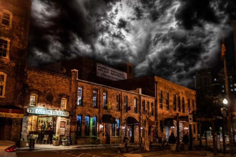 Wilmington: Boos and Booze Haunted Pub Crawl - The Role of the Tour Guide and Storytelling Style