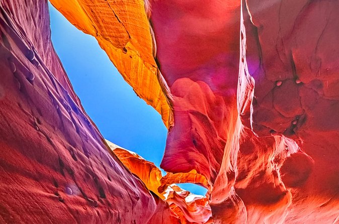 Wind Pebble Canyon Full Hiking tour through Antelope Canyon - The Guide’s Role: Knowledgeable and Engaging