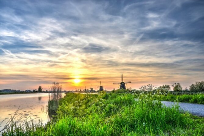 Windmill cruise through Warmond - Discover the Charm of the Warmond Windmill Cruise