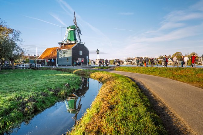 Windmill Tour from Amsterdam, Including Volendam & Marken - Transportation, Group Size, and Accessibility