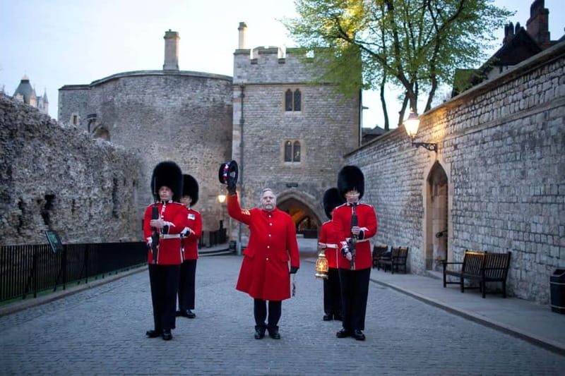 Windsor Castle and Tower of London Tour with Entry Tickets - Visiting Windsor Castle: The Oldest and Largest Occupied Castle