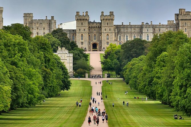 Windsor Castle Half Day Trip from London by Luxury Coach - Exploring Windsor Castle with Pre-Booked Tickets