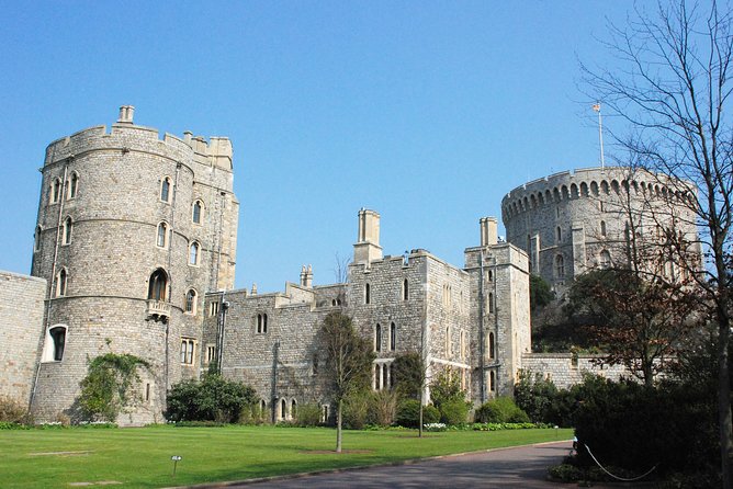 Windsor Castle & Hampton Court Palace, Private Tour Including entry pass - Transitioning from Windsor to Hampton Court Palace