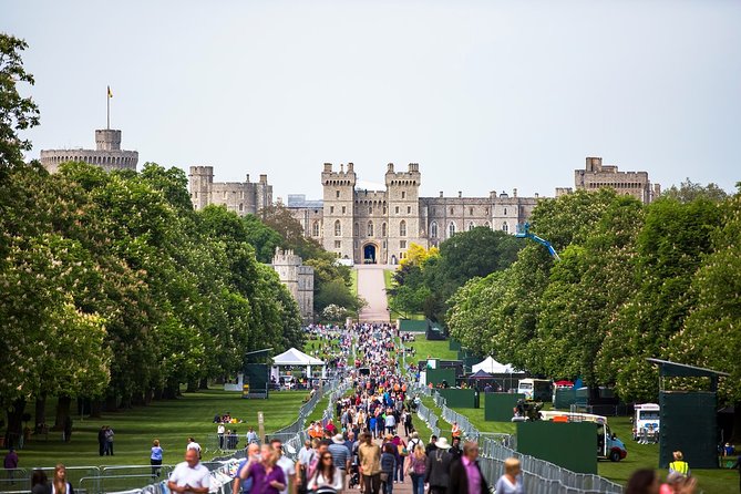 Windsor Castle Private Tour in Executive Vehicle With Admission - Strengths and Limitations of This Tour