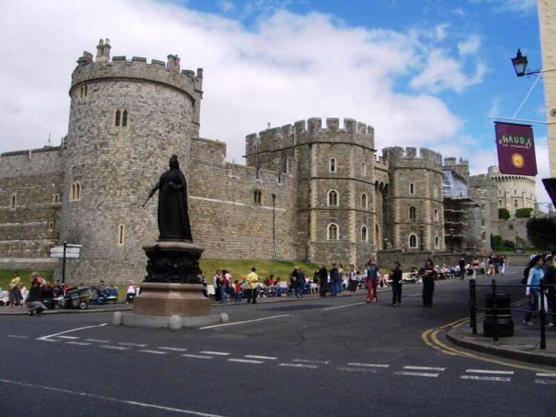 Windsor Castle Private Tour with Admission - Combining History and Leisure in Windsor Town