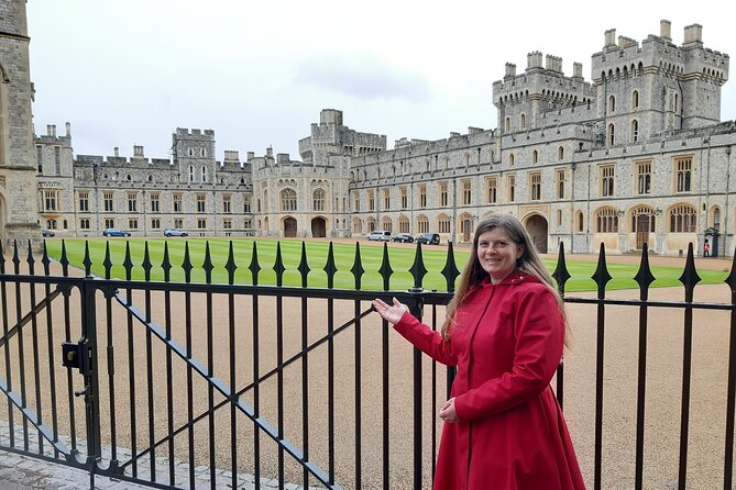 Windsor Castle Private Walking Tour with Accredited Expert Guide - Key Points