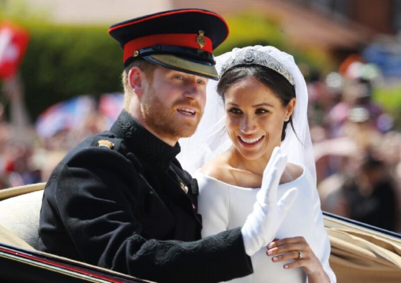 Windsor: Golden Tours Open Top Hop-on Hop-off Bus Tour - Windsor: A Compact Tour of the Town’s Top Sights