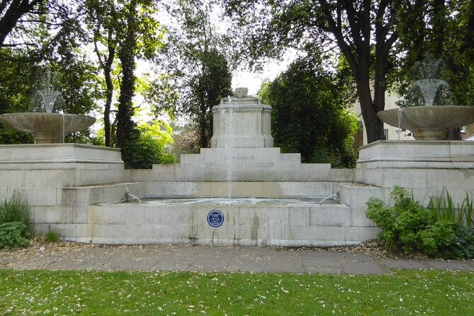 Windsor Quest: Self Guided Sightseeing & Immersive Treasure Hunt - Scenic Walks Down the River Thames