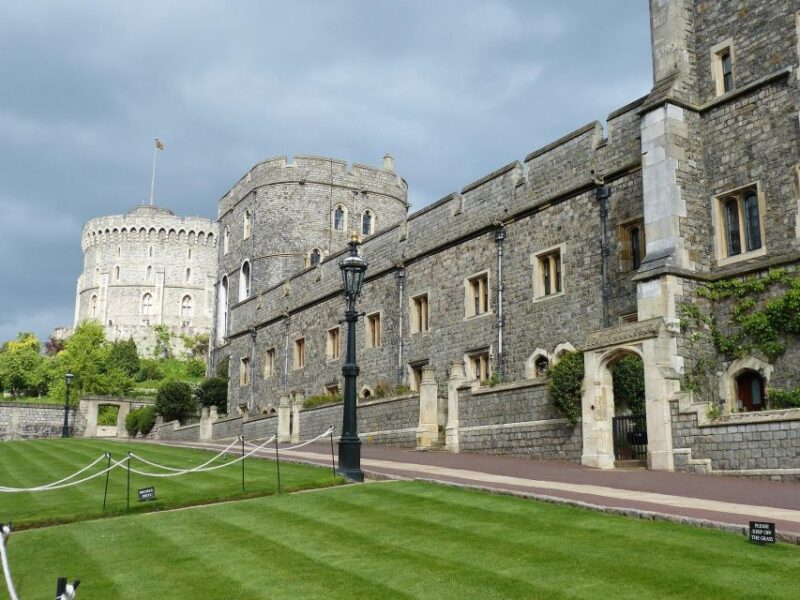 Windsor Stonehenge Bath Private Tour from London with Passes - Discover the Roman Baths in Bath’s Georgian Charm