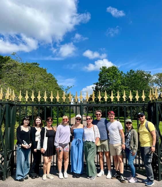 Windsor Town Daily Walking Tour (11am & 2pm) - Strolling Down The Long Walk and Its Scenic Significance