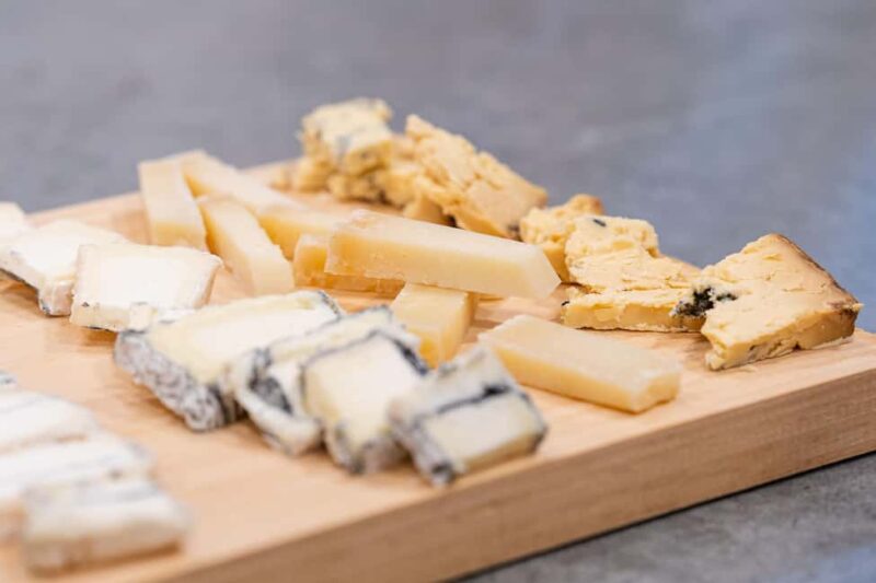 Wine and cheese tasting from Andalucia - Engaging and Participatory Class Format