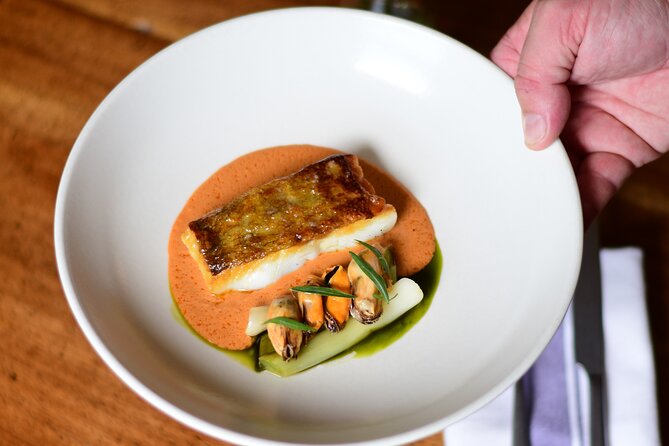 Wine and Cheese Tasting Tour in Cheddar Valley - Enjoying a Local Lunch at The Pony in Chew Valley