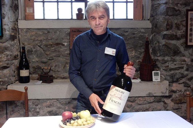 Wine and Food tasting PRIVATE Guided Tour - The Role of Your Guide: Knowledgeable and Personable