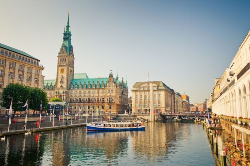 Wine and Food Tasting Tour in Hamburg Old Town - Logistics: Meeting, Guides, and Accessibility