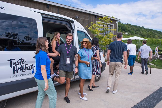 Wine and Lunch Escape - The Expertise and Personality of the Guides