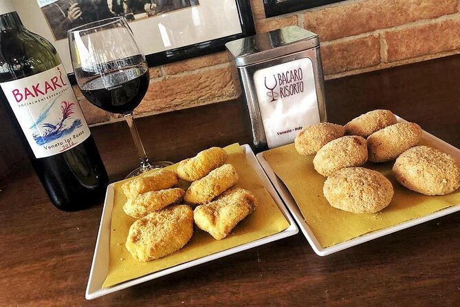 Wine Bars Hopping: Spritz & Cichetti as a Venetian - Private Tour - Visiting the Historic Ghetto Synagogues