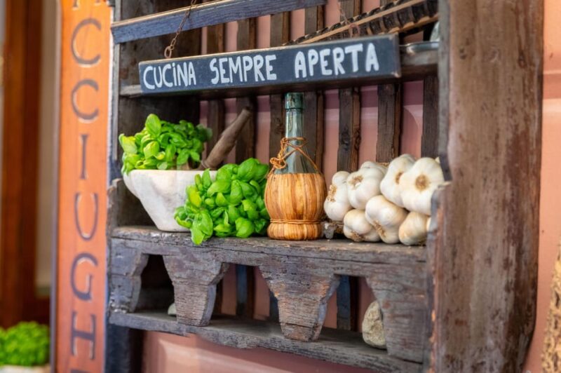 Wine Experience at Turin's - Wine Experience with Local Products Tasting - Experience the Flavors of Liguria with a Wine and Local Products Tasting at Turins