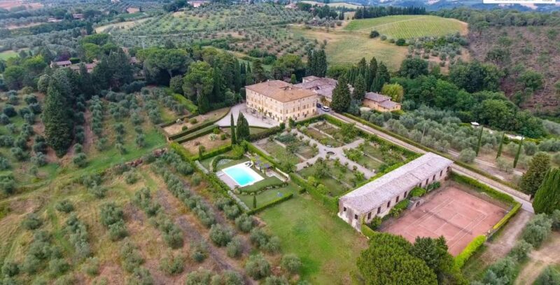 Wine Experience in an Organic Chianti Winery - Key Points