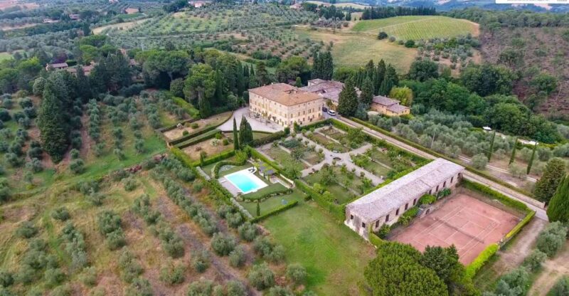 Wine Experience in an Organic Chianti Winery - Private Tasting of Four Organic Wines with Tuscan Delicacies