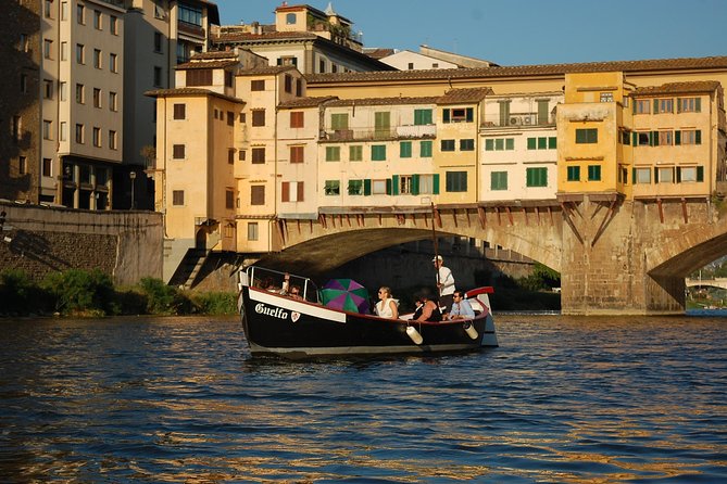 Wine on water in Florence: a private boat tour with aperitif - Florence’s Ponte Vecchio: The Iconic Inhabited Bridge