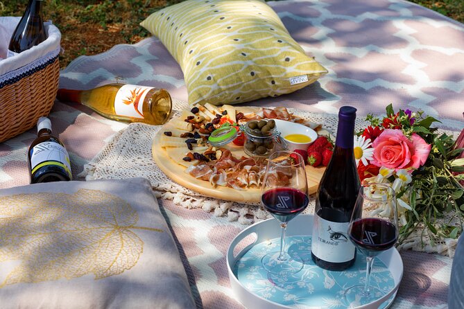 Wine picnic - What the Picnic Basket Includes