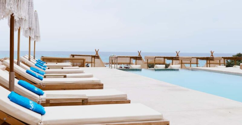 Wine Tasting & Food Pairing at Falassarna Beach ( Macaya ) - The Experience’s Pacing and Atmosphere