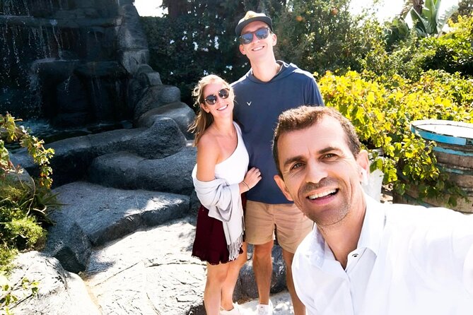 Wine Tasting & Highligh Experience in Santorini - Expert Guides and Friendly Service