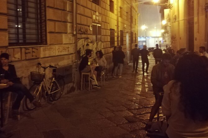 Wine Tasting in a group with other travelers - Key Points