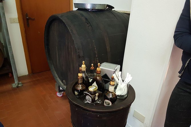 Wine tasting in Chianti, visiting Castellina, in Tuscany from Rome - Logistics and Comfort on the Private Transportation