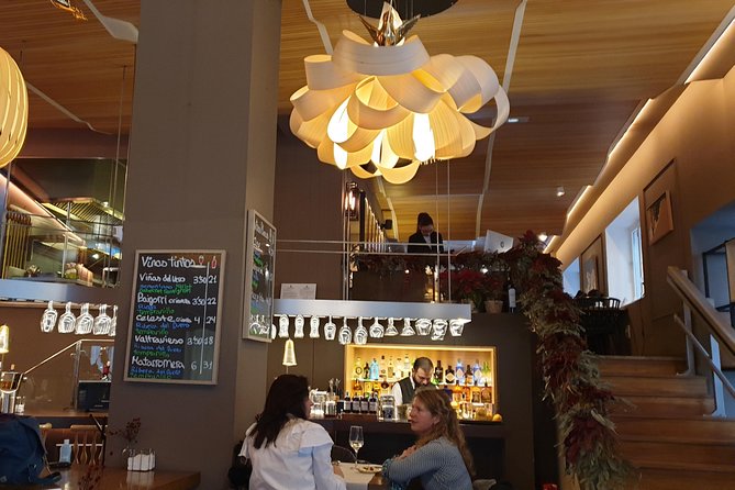 Wine Tasting in Granada - The Guide’s Expertise and Storytelling Style