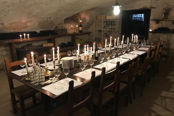 Wine tasting in Lucca "at home" with expert sommelier - 5 wines - Key Points