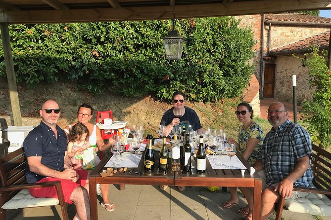 Wine tasting in Versilia with sommelier - 5 wines and local products - Key Points