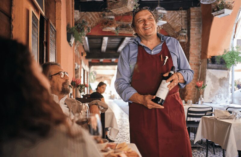 Wine Tasting near the Aquarium of Genoa - Pacing and Group Size: An Intimate Experience