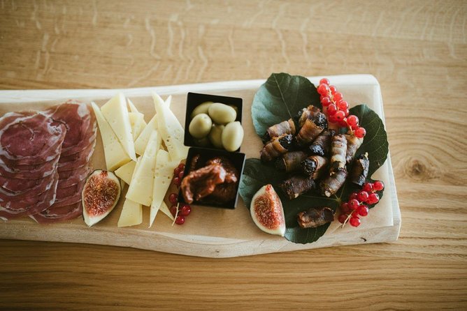 Wine Tasting with Pairing Snacks in Vipava Valley - The Scenic Setting and Relaxed Atmosphere