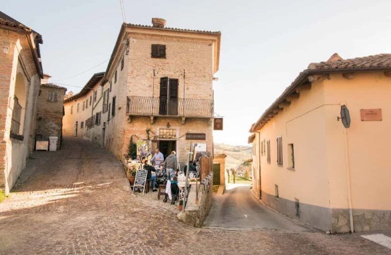 Wine Tasting with Snacks in Neive, the heart of Langhe - A Cozy Wine Bar in the Historic Center of Neive
