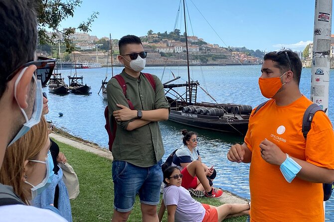 Wine Tasting with Tapas Walking Tour in Porto - Key Points