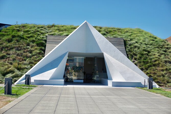 Wine Tour Transportation Services in Napa Valley - The Guide: Knowledgeable and Attentive