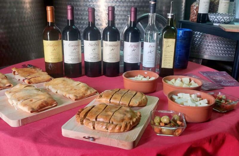 Winery Tour and Wine & Local Food Tasting near Ragusa - Key Points