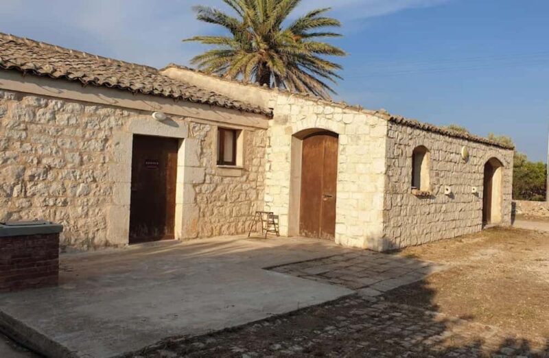 Winery Tour and Wine & Local Food Tasting near Ragusa - Visiting Cantina Armosa: The Starting Point for Sicilian Wine