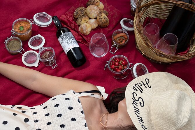 Winery Tour & picnic in the vineyard with a bottle of wine - Wine Tastings and Homemade Tuscan Specialties