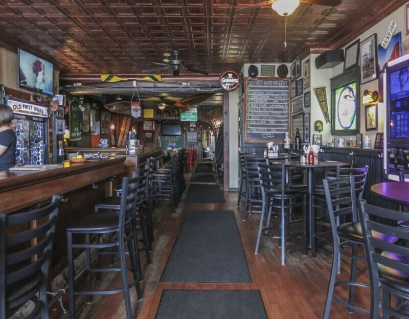 Wing Ride: The Hidden History of Chicken Wings Bike Tour - Tasting Buffalo Wings at Tiny Thai Food Truck