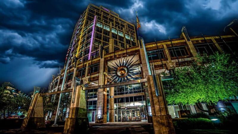 Wings of Fire & Whispers of the Desert Phoenix Ghost Tours - The Role of the Guides in Creating a Spooky Atmosphere