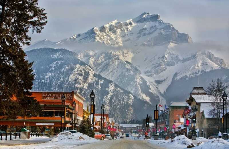 Winter Hikes, Gondolas, and Banff Day Trip - Marvel at Bow Falls and Surprise Corner Viewpoint