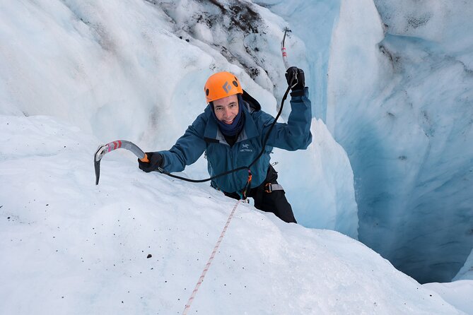 Winter Ice Cave + Climbing Private Photoshoot - 20 Shot Package - Meeting at Jökulsárlón for a Midday Start