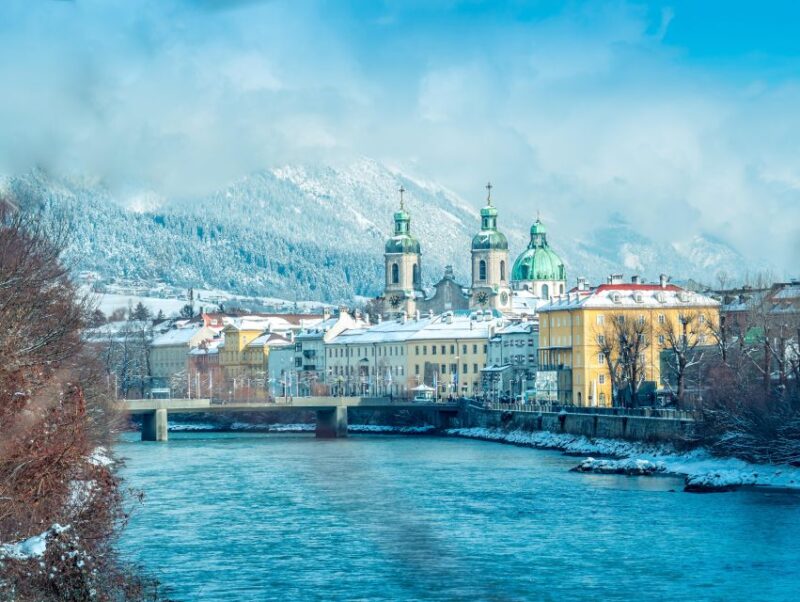 Winter Magic of Innsbruck: Christmas Spirit & Alpine Views - Pausing at Traditional Inns and Cafés