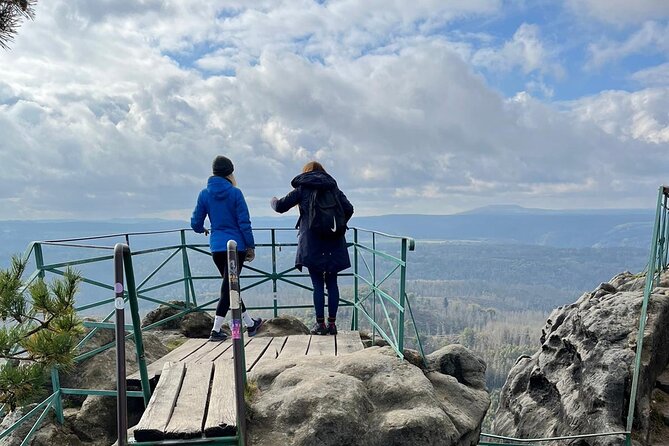 Winterland Tour to Bohemian and Saxon Switzerland from Prague - Czech Culinary Delights at a Local Restaurant