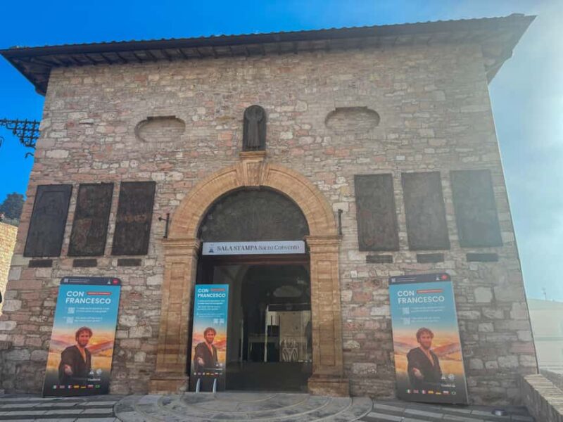 With Francis - immersive VR experience in Assisi - What the Virtual Reality Experience Offers