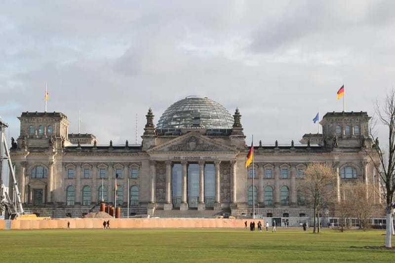 With Reichstag roof-terrace: Insider Parliament tour - Key Points